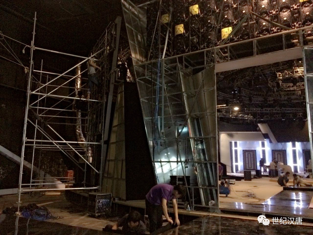 舞臺需要的，不只是裝臺人——從《裝臺》看演出公司禮儀服務的價值